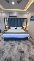 Ropa de cama hipoalergénica y minibar 
