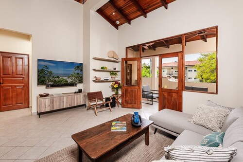 Casa Markai newly remodeled 2bd modern apartment