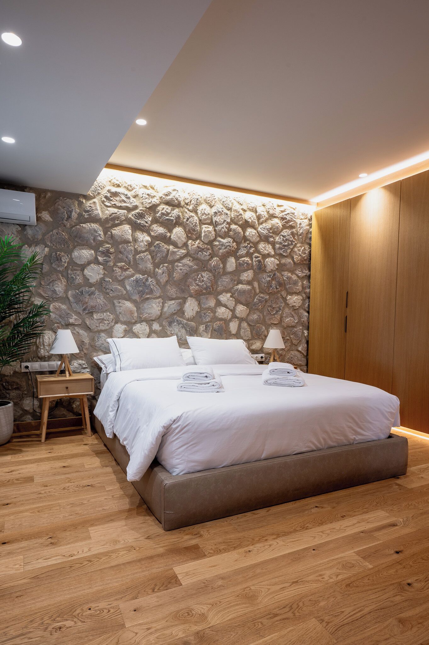 Exclusive Apartment | In-room safe, individually decorated, individually furnished, desk