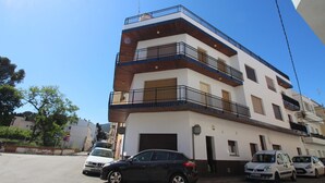 Unclassified image, 3 of 13, button - Penthouse avec Grande Terrasse, à 100 m de la Plage de Llançà, Rénové, avec WIFI en Été (Llançà)