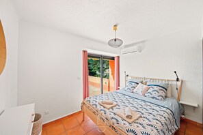 6 bedrooms, WiFi (free)