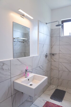 Free toiletries, hair dryer, bathrobes - Monarch Villas - Kilifi (Vipingo)