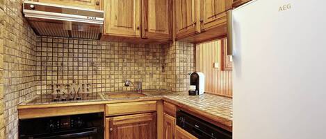 Réfrigérateur, micro-ondes, four, lave-vaisselle