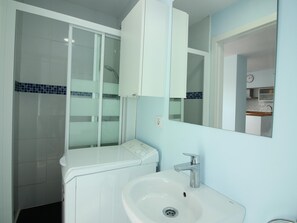 Bathroom - Studio with panoramic view - 2 guests (Roses)