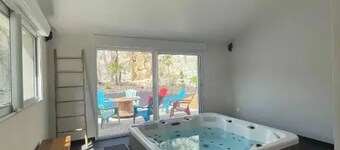 Spacious 3 Gites with Heated Pool, Private Jacuzzi, Near Loire Castles & Beauval Zoo