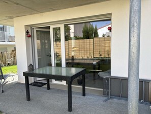 Terrace/patio - Ground Floor Apartment with Garden, Near Beach, Parking, Sleeps 4 (Royan)