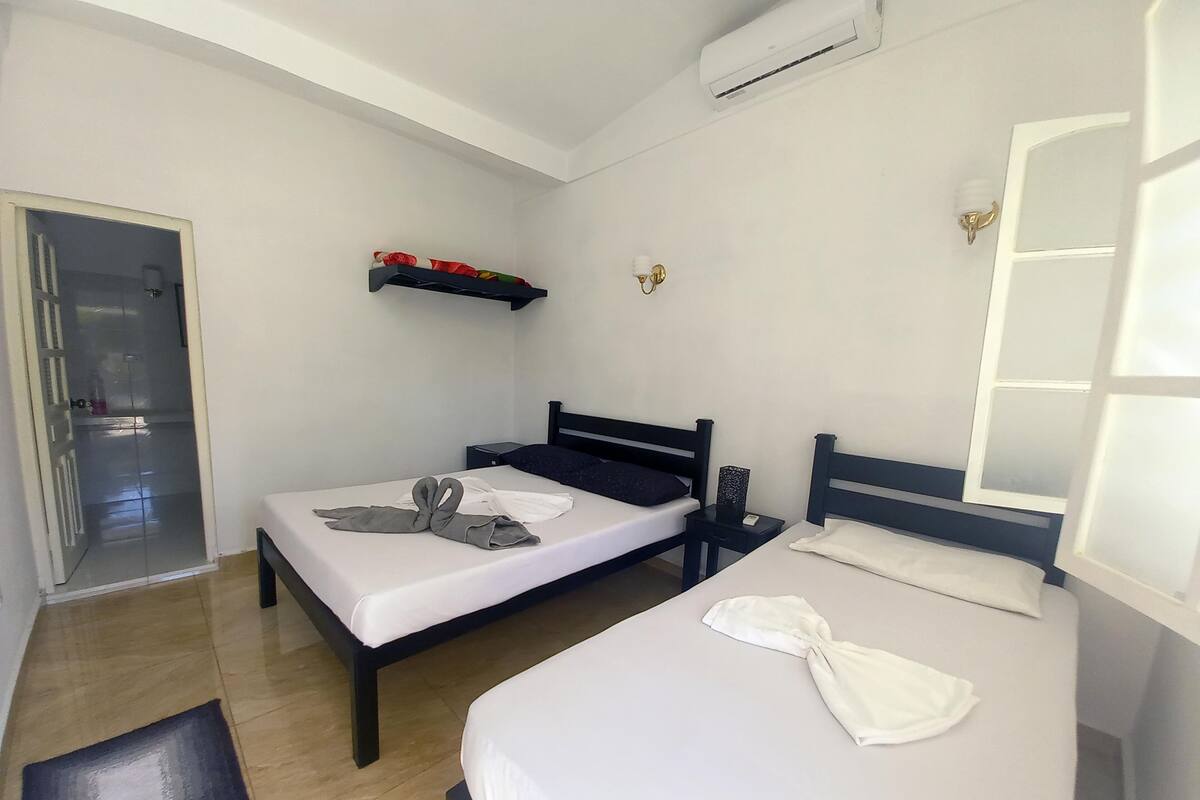 Comfort Triple Room | Bar mini, dihias secara berasingan