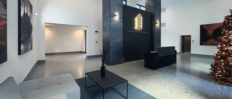 Apartment (1 Bedroom) | Lobby