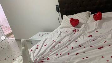 Quarto econômico | 20 quartos, Wi-Fi de cortesia, roupa de cama