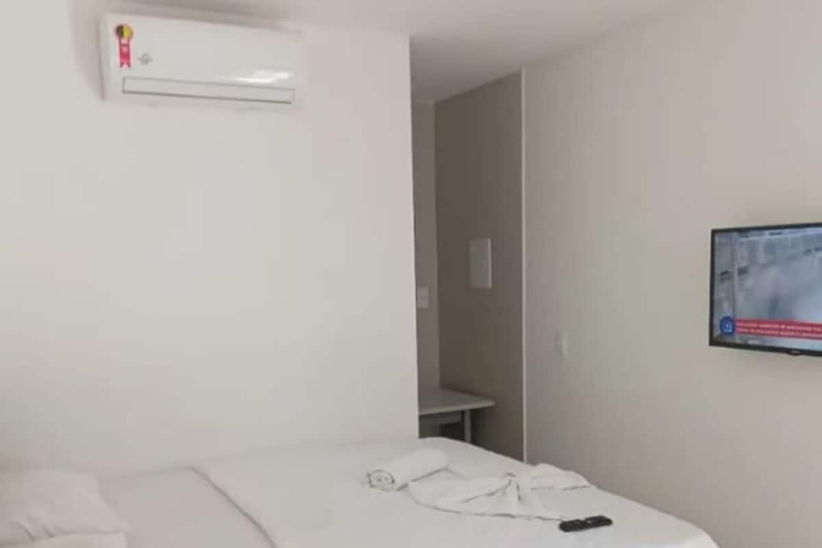 20 habitaciones, wifi gratis y ropa de cama