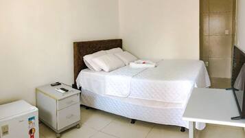 Quarto econômico | 20 quartos, Wi-Fi de cortesia, roupa de cama