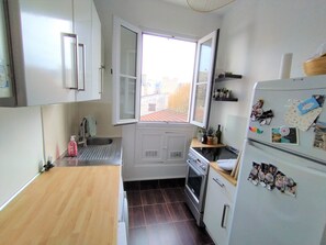 Fridge, oven, dishwasher, coffee/tea maker - LIVE THE CANAL SAINT MARTIN (Paris)