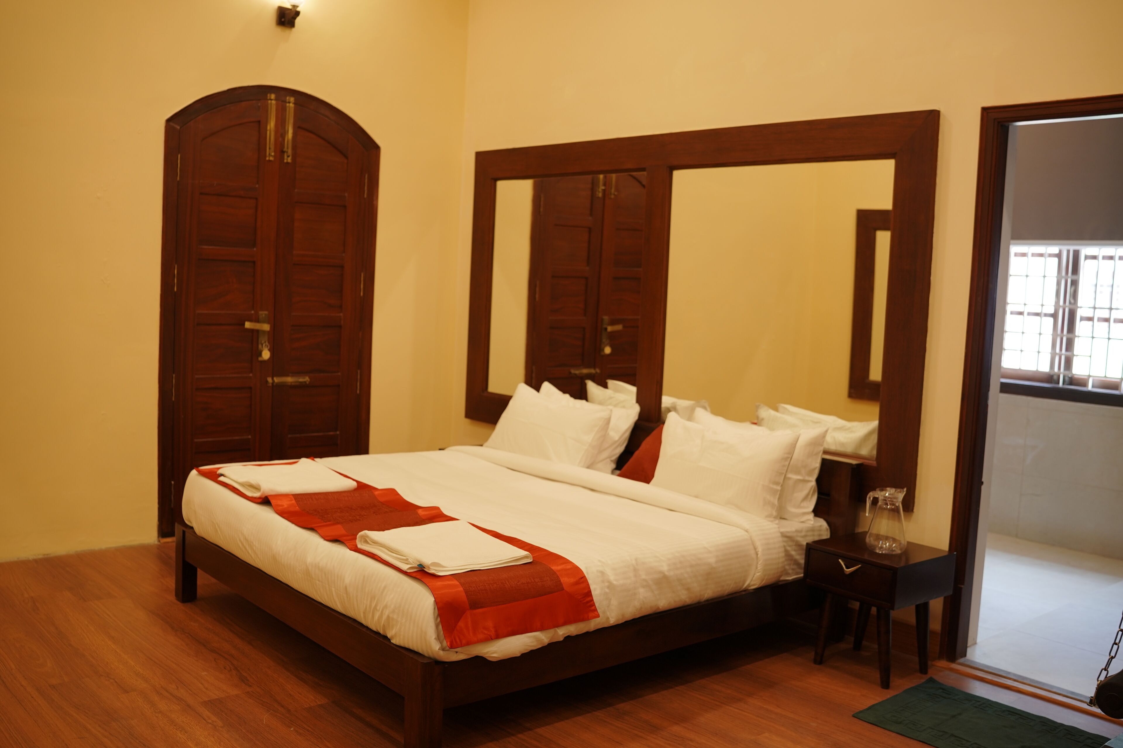 5 Schlafzimmer, Bügeleisen/Bügelbrett, WLAN, Bettwäsche