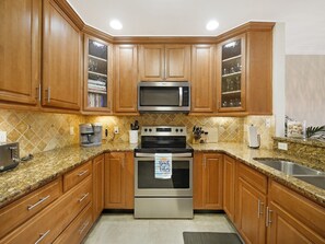 Refrigerador, microondas, horno y lavavajillas 