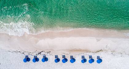 Steps to Private Beach, Pool & 5 Beds, Destin Home