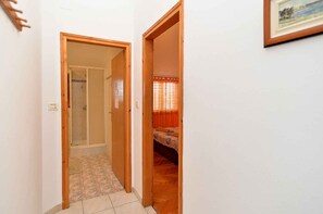 2 bedrooms, iron/ironing board