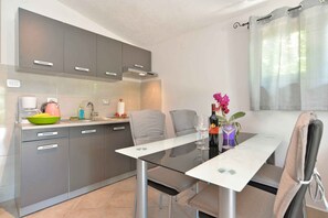 Dining - Holiday apartment with air conditioning (Pula)
