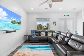 Smart TV, stereo, offices - Luna Light ~ Waterfront ~ Pool ~ Dock ~ Views! (Marathon)