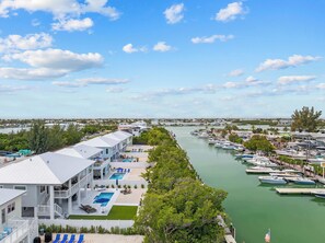 Exterior - Luna Light ~ Waterfront ~ Pool ~ Dock ~ Views! (Marathon)