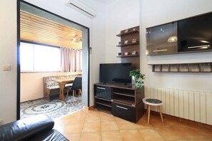 TV - Holiday apartment with air conditioning (Banjole)