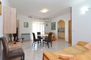 TV - Holiday apartment with air conditioning (Rovinj)