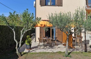 屋外ダイニングエリア