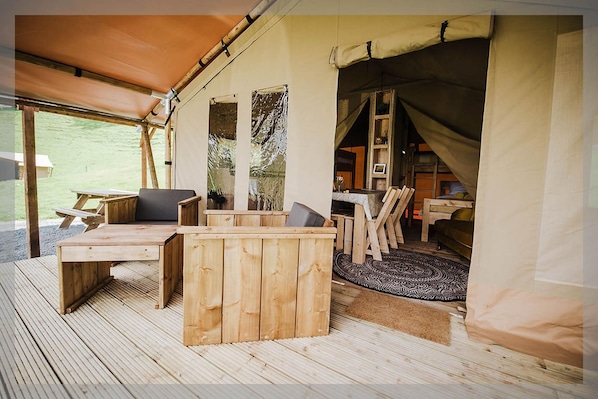 Cabin | Property grounds - Remarkable 2-bed Safari Lodge in Llanidloes (Llanidloes)