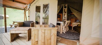 Remarkable 2-bed Safari Lodge in Llanidloes