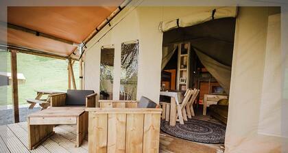 Remarkable 2-bed Safari Lodge in Llanidloes