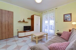 TV - Holiday apartment with air conditioning (Medulin)