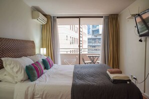 1 bedroom, iron/ironing board, WiFi, bed sheets - 1BR in Las Condes Pool Access, Near MUT (Las Condes)