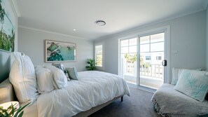 5 bedrooms, iron/ironing board, free WiFi, bed sheets