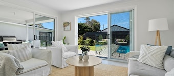 Beach Breeze Escape - The Entrance North