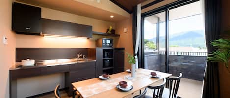Design Villa, 2 Bedrooms, Kitchen, Mountain View | 2 bedrooms, blackout curtains, free WiFi, bed sheets