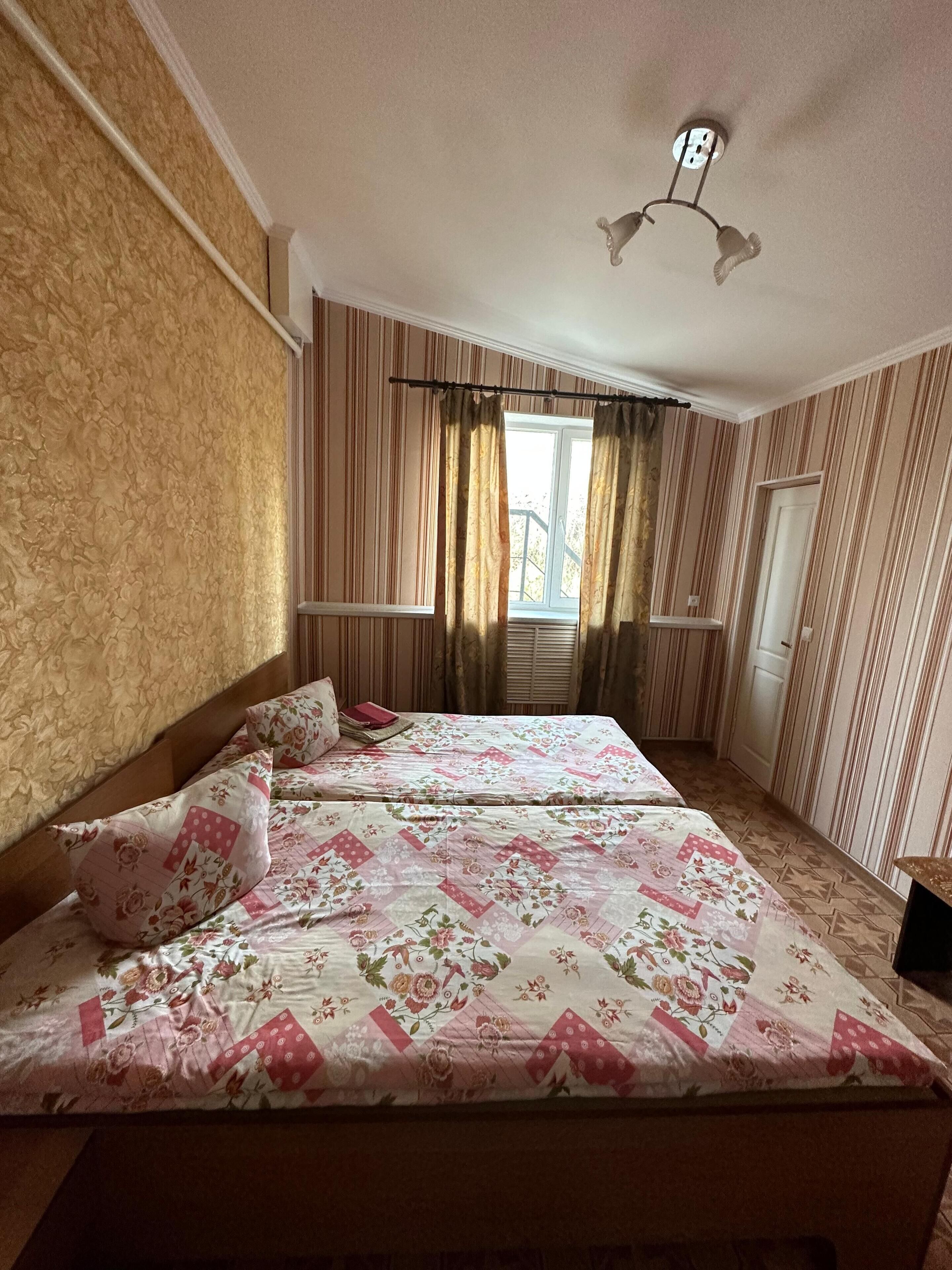 Basic-Doppel- oder -Zweibettzimmer