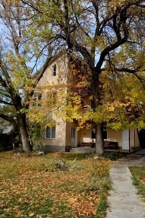 Front of property - Zhenja and Lyuda's Boarding House (Zhabagly)