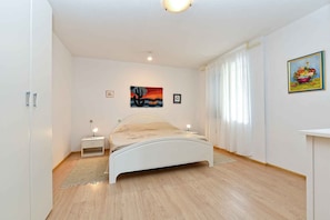 1 bedroom