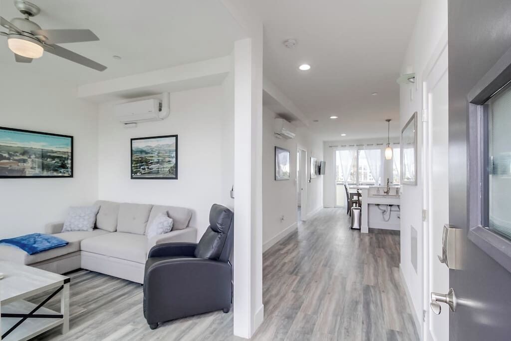 Park Blvd 301 | Modern | Urban Oasis | Spa - San Diego, CA