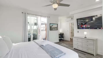 2 bedrooms, desk, iron/ironing board, WiFi