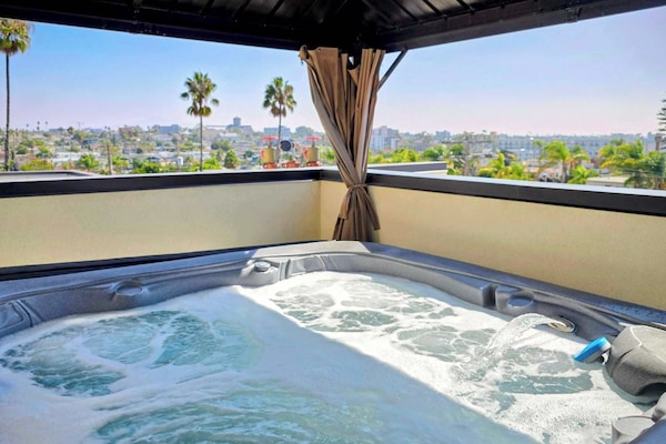 Bain à remous extérieur