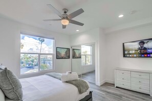 2 soverom, skrivebord, strykejern/-brett og wi-fi