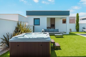 Terrace/patio - Villa Mauricio with private swimming pool, 4km from the beach  (Lisboa)