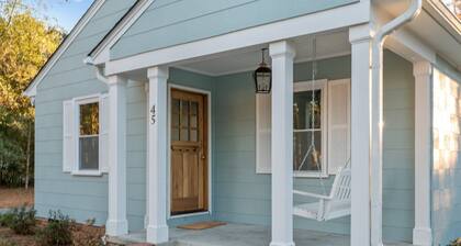 The Blue Birdie- Renovated Cottage in Downtown Pinehurst- Perfect for Snowbirds!