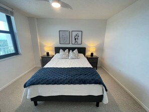 2 bedrooms, iron/ironing board, free WiFi, bed sheets - Beachfront 2BR, 2BA condo with heated pool and WiFi in Marco Island. (Marco Island)