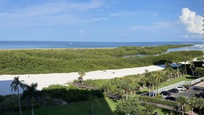 Unclassified image, 4 of 32, button - Beachfront 2BR, 2BA condo with heated pool and WiFi in Marco Island. (Marco Island)