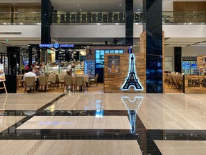 Front of property - WelHome - Greenery Beautiful Apartment Onyx Tower 2 (Dubai)