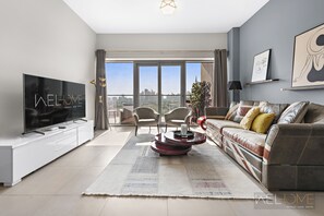 Living area - WelHome - Greenery Beautiful Apartment Onyx Tower 2 (Dubai)