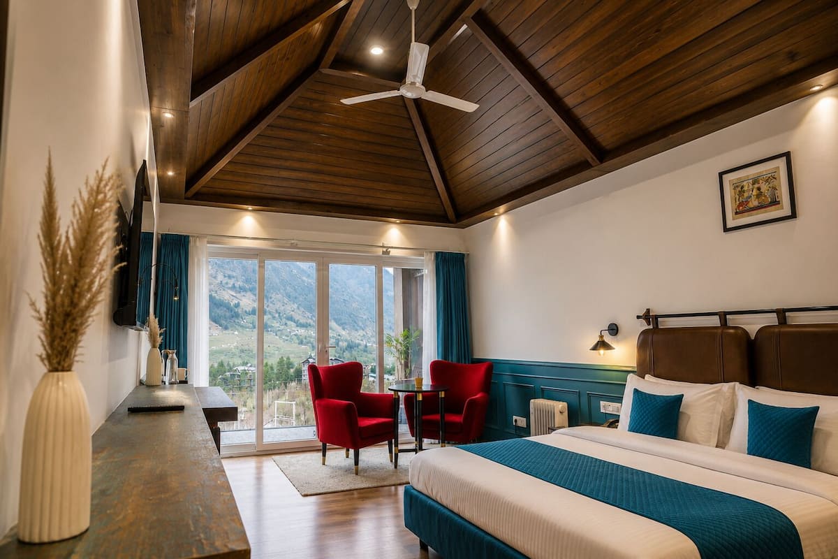 Mountain View Luxury Room with Balcony | アイロン / アイロン台、WiFi (無料)、ベッドシーツ