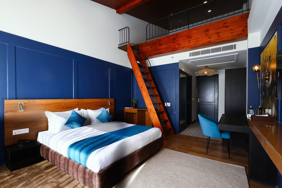 Habitación cuádruple familiar | Tabla de planchar con plancha, wifi gratis y ropa de cama