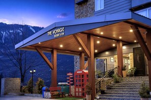 Front of property - The Voyage Resort, Manali (Manali)